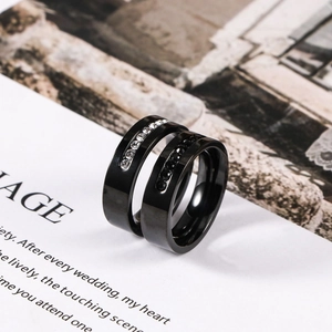 Ensemble de bagues de couple noires en acier inoxydable serties de zircons brillants