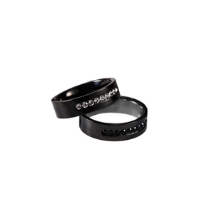 Ensemble de bagues de couple en acier inoxydable noir avec pierres claires et noires