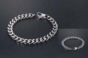 Vista macro detallada de la pulsera de eslabones cubanos de plata con cierre desplegable