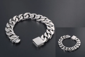 Vue détaillée du bracelet gourmette en acier inoxydable argenté avec fermoir carré robuste