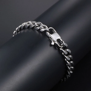 Pulsera de cadena plana de acero de titanio plateado para hombre estilo hip hop