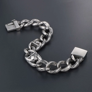 Hip hop vintage titanium steel bracelet with engraved oval links in antique silver finish