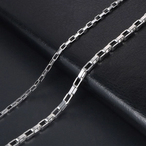 Collier chaîne boîte en acier inoxydable argenté pour homme et femme sur cuir noir