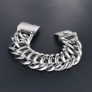 Poliertes breites Gliederkettenarmband aus Titanstahl mit massivem Verschluss für Herren