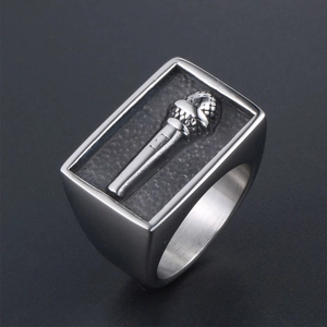 Bague large vintage en acier pour homme avec design de microphone 3D en relief
