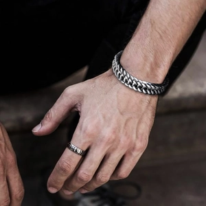Ensemble bracelet et bague pour homme en acier inoxydable argenté poli de style gourmette