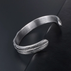 Retro eagle feather cuff bracelet in vintage silver stainless steel with brushed finish
