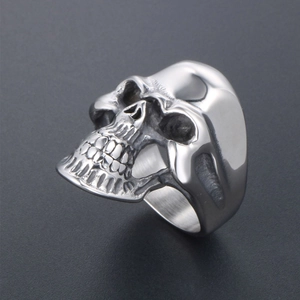 Bague crâne de vampire vintage en acier inoxydable avec finition argentée oxydée