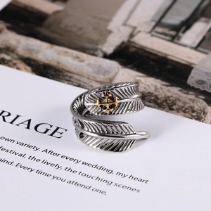Bague Ouverte en Plume en Acier Titane Vintage Pour Hommes Femmes Croix Gothique Ajustable Bicolore Bijoux Rétro Cadeau