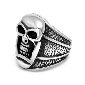 Bague tête de mort punk rock vintage en acier titane argenté et noir pour homme avec anneau