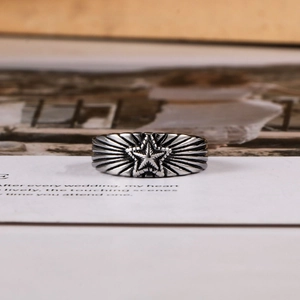 Bague Vintage en Acier au Titane Pentagramme pour Hommes Femmes Punk Gothique Étoile Rayon de Soleil Bijoux en Acier Inoxydable