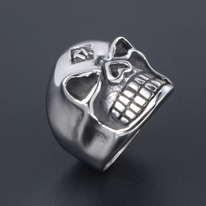 Retro punk skull ring for men in matte silver finish featuring a number seven engraving