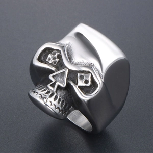 Bague tête de mort massive en acier inoxydable pour homme avec détails de dés sur les yeux