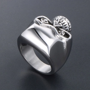 Bague tête de mort en acier inoxydable punk avec design industriel argenté poli
