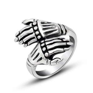 Vintage Punk Double Skull Hand Titanium Steel Ring For Men Gothic Skeleton Hugging Finger Ring Retro Individual Jewelry Gift