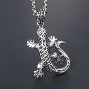 Pendentif lézard vintage en acier inoxydable avec une grosse chaîne à maillons