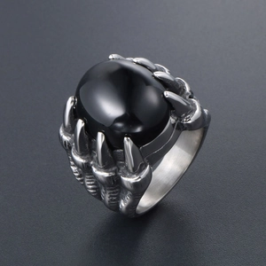 Bague griffe de dragon pour homme en acier titane avec une grande pierre noire ovale