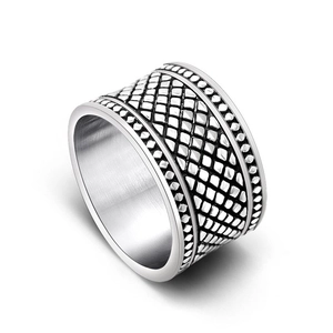 Bague large en acier titane rétro avec motif losange et bords perlés pour hommes
