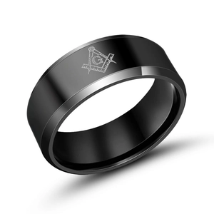 Mattschwarzer Freimaurer-Ring aus Titan mit silbernem G-Symbol und Facettenschliff