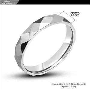 Dettaglio di un anello geometrico argento da 4,5mm con specifiche di peso e dimensione
