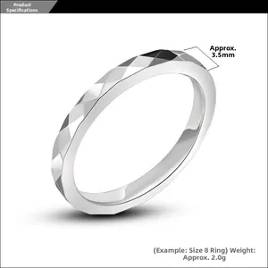 Dettaglio dell'anello geometrico da 3,5 mm con taglio a diamante e design leggero da 2,0 g