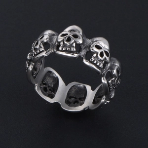 Retro gothic skull ring made of vintage silver stainless steel for rock hip-hop style