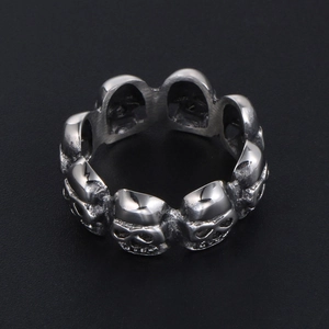 Retro punk style skull ring crafted in vintage silver finish stainless steel