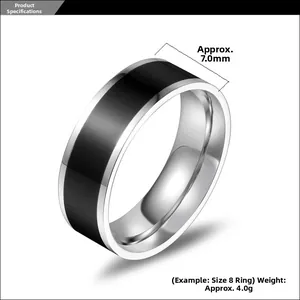 Detailed close-up showing the 7mm width and 4g weight of the bicolor steel ring