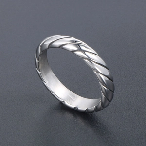 Anello vintage minimalista in acciaio al titanio con trama a corda ritorta per coppie