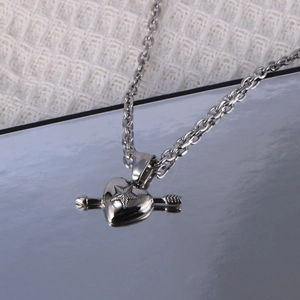 Titanium Steel Heart Pierced By Arrow Pendant Necklace Polished Heart Star Engraved Necklace For Men Women Couple Jewelry Gift