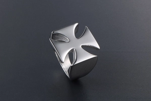 Polished silver Maltese cross ring with cutout design for a punk and biker fashion style