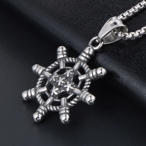 Collier vintage avec pendentif gouvernail en acier inoxydable et chaîne box