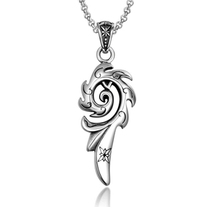 Collier pendentif flamme en acier inoxydable rétro avec design spirale sur fond blanc