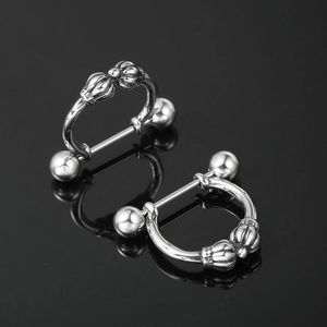 Polierte Brustwarzenpiercings aus Edelstahl mit Vintage-Kronenrelief in Silber