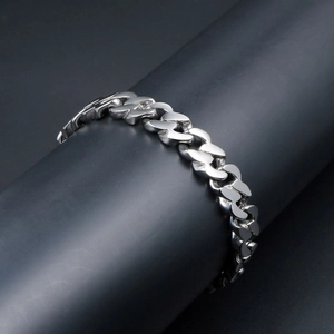 Bracciale a catena cubana minimalista in acciaio argentato con simbolo dell'infinito