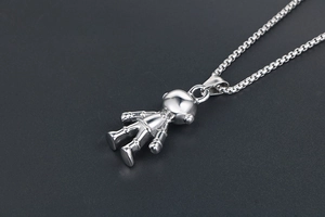 Collier avec pendentif astronaute en argent poli et chaîne à maille vénitienne raffinée