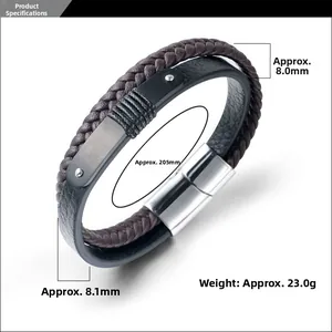Détail du bracelet multicouche en cuir tressé avec fermoir magnétique en argent