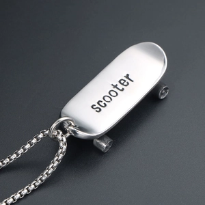 Poliertes Edelstahl Scooter Anhänger Halskette mit Gravur auf klassischer Box-Kette