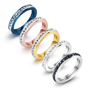 Anello Eternity in Acciaio al Titanio con Strass Semplice Galvanico Oro Argento Oro Rosa Nero Blu Gioielli per Donna Uomo