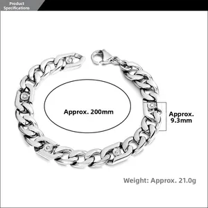 Gros plan d'un bracelet gourmette argenté pour homme, dimensions 200 mm de long et 9,3 mm de large
