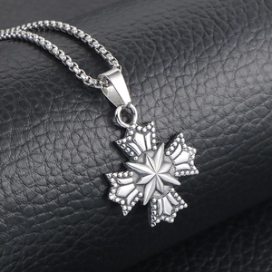 Collier Pendentif Croix Étoile à Huit Branches en Acier Inoxydable Vintage pour Hommes Femmes Bijoux Gothiques Argent Chaîne Vénitienne