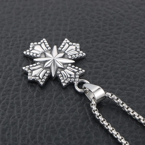 Collier avec pendentif croix en acier inoxydable rétro, relief étoile et chaîne box