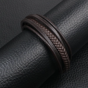 Mehrlagiges dunkelbraunes geflochtenes Lederarmband für Herren mit Metallverschluss-Design