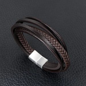 Mehrlagiges dunkelbraunes geflochtenes Lederarmband mit gebürstetem Magnetverschluss