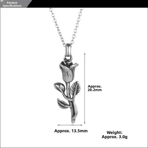 Vue détaillée du pendentif rose indiquant les dimensions de 28,2 mm sur 13,5 mm