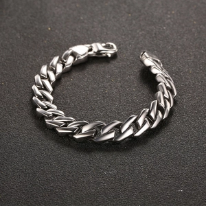 Bracciale punk catena cubana in acciaio al titanio argento con chiusura a moschettone