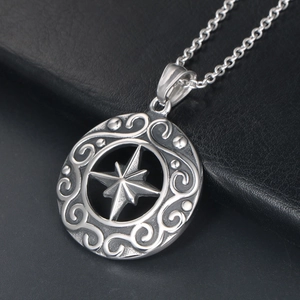 Collana con Pendente Bussola a Stella a Otto Punte in Acciaio Inossidabile Retrò Punk Gotico Collana Bussola Svuotata Gioielli Unisex