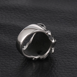Vintage silver stainless steel ring featuring detailed 3D relief lion head sculpture
