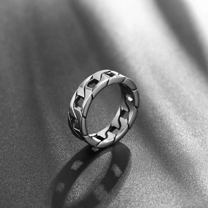 Minimalist silver titanium steel Cuban link chain ring for men in hip-hop street style