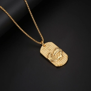 Collier Poissons doré avec pendentif embossé et chaîne rétro en acier inoxydable